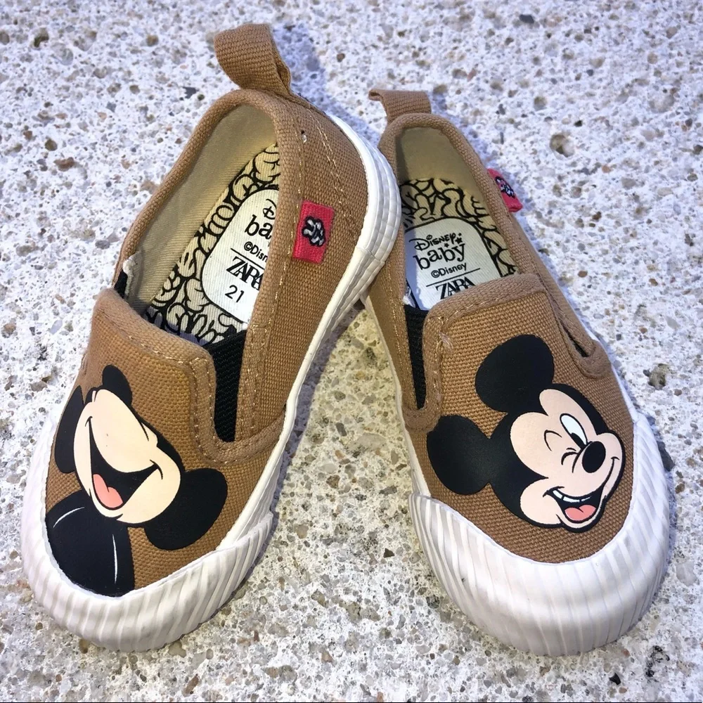 Disney zara baby shoes Mickey Mouse slip on canvas baby size 21 5.5 toddler cute